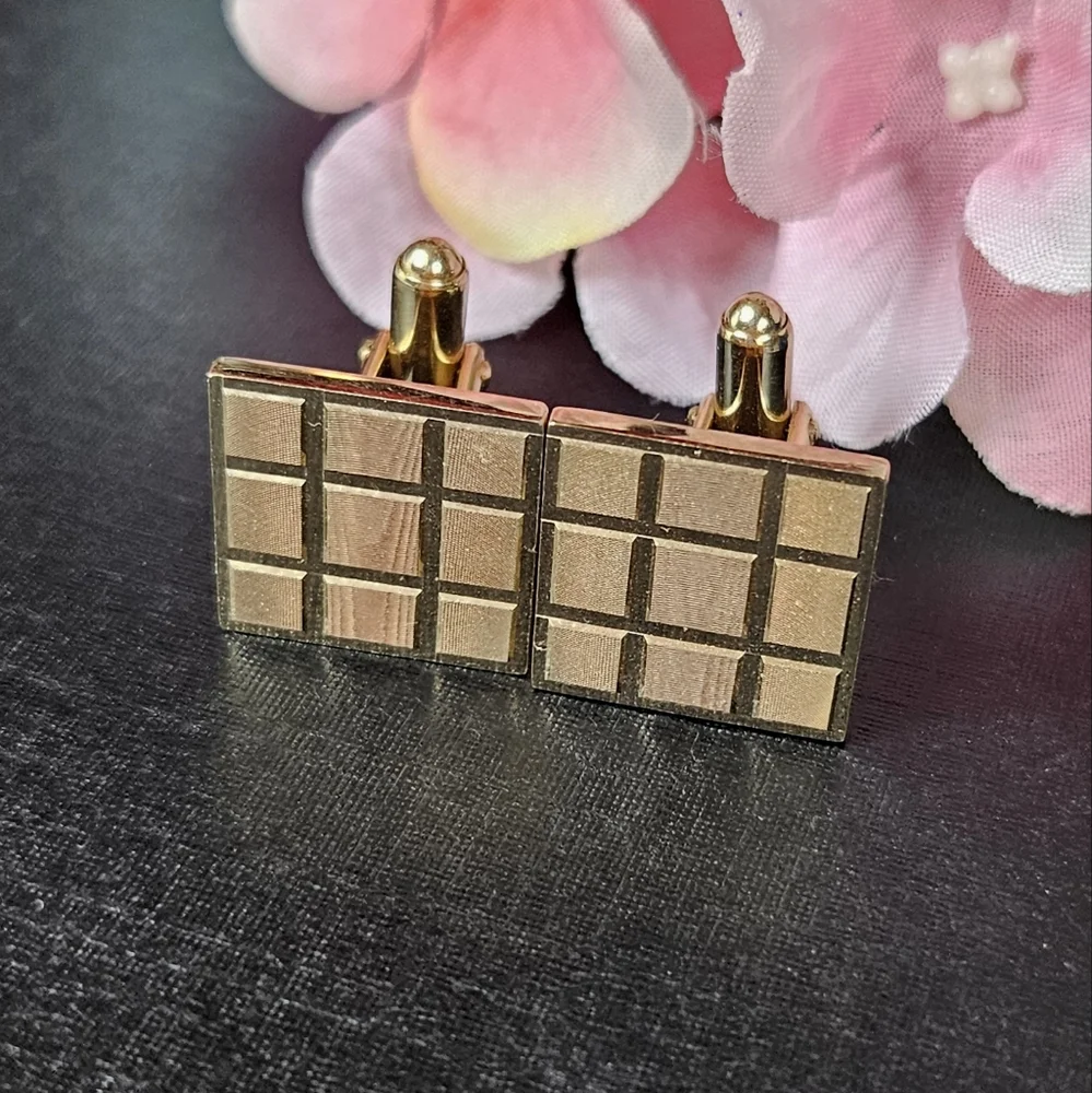 Vintage Anson Karatclad Heavy Gold Plated Square Wood Grain Design Cuff Links